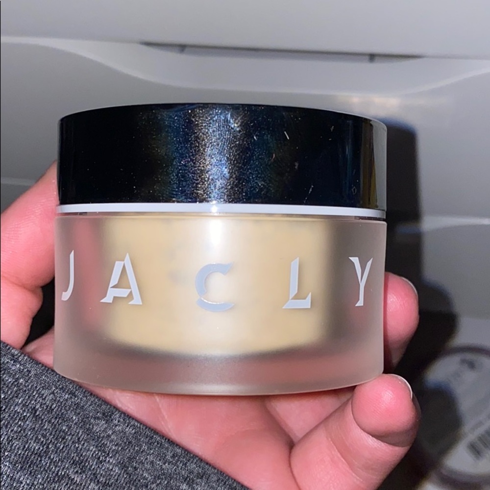 jaclyn hill powder